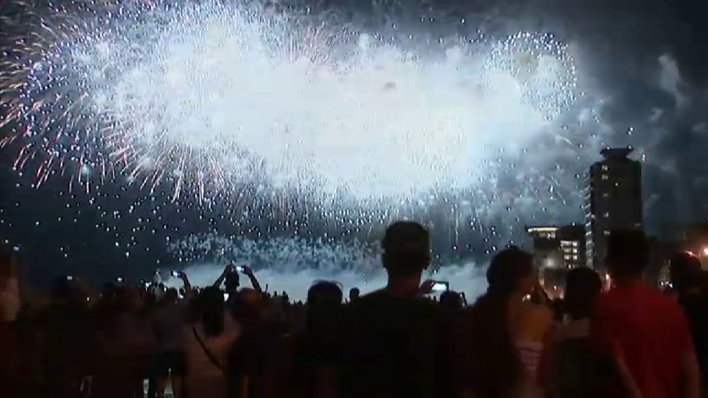 La Habana celebra sus 500 años de vida con una noche de fuegos artificiales La Habana celebra sus 500 años de vida con una noche de fuegos artificiales