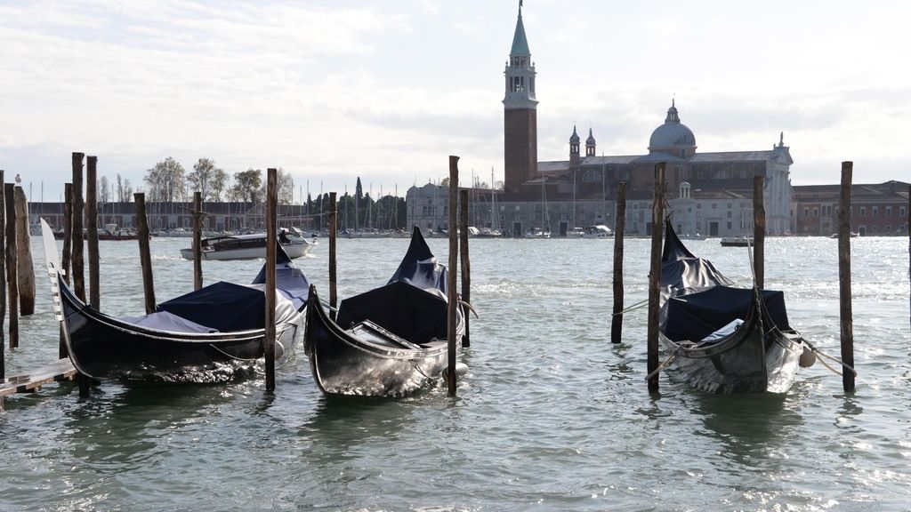 Las fuertes lluvias inundan por completo Venecia, en imágenes