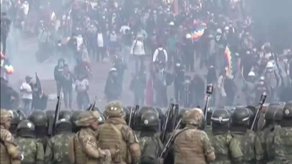 Bolivia critica al gobierno interino que exime a las fuerzas armadas de responsabilidad en conflictos sociales