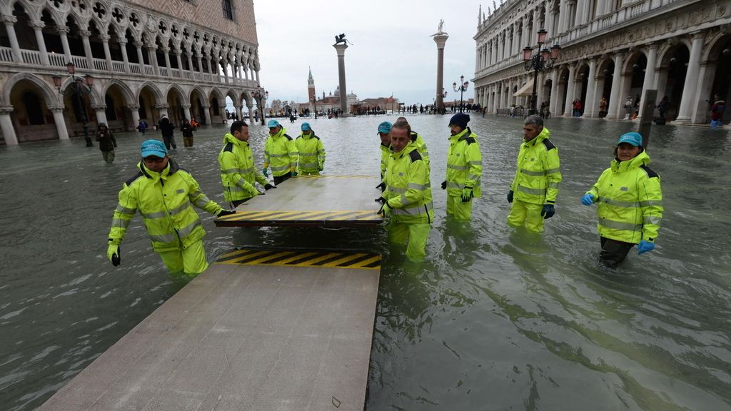 Las fuertes lluvias inundan por completo Venecia, en imágenes
