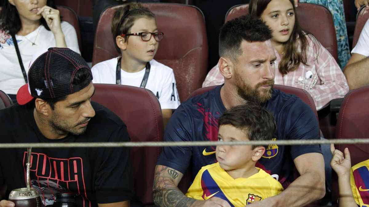 Messi y Luis Suárez debaten sobra la hora a la que acuestan a sus hijos: "Yo me fui a jugar con él a la Play hasta las 23.30"