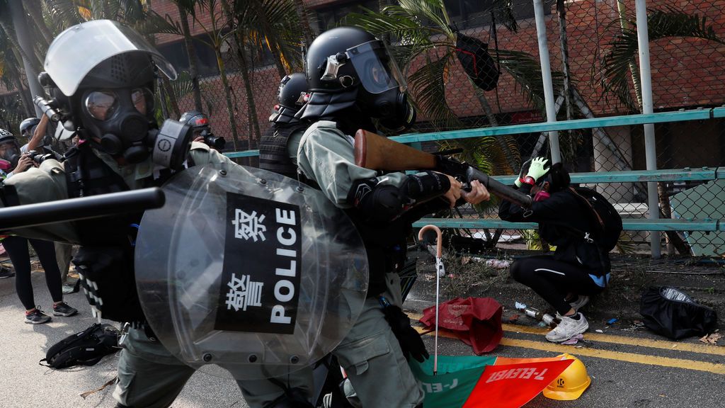 La jornada más violenta de la protestas en Hong Kong termina con 40 detenidos