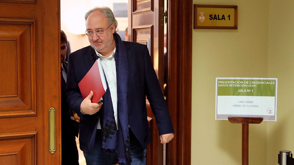 El socialista gallego Guillermo Meijón, el primer diputado en acreditarse en el Congreso El socialista gallego Guillermo Meijón, el primer diputado en acreditarse en el Congreso