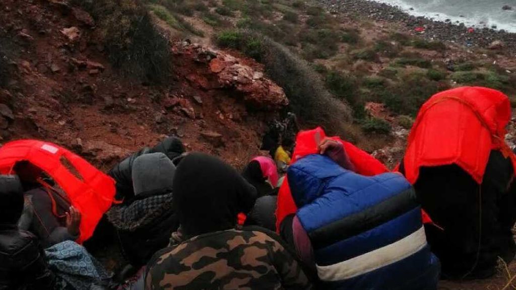 Rescate a contrarreloj de 74 mujeres y 7 niños en las Islas Chafarinas Rescate a contrarreloj de 74 mujeres y 7 niños en las Islas Chafarinas