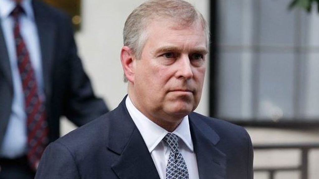 La Reina Isabel II respalda al 100% al Príncipe Andrés en el caso Epstein,