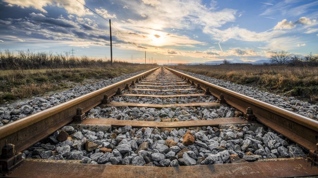 Un chico se lanza a las vías del tren seis días después del suicido de su novia Un chico se lanza a las vías del tren seis días después del suicido de su novia