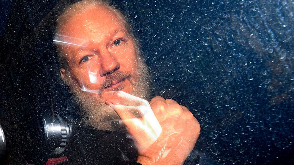 Suecia archiva la investigación por violación contra Julian Assange Suecia archiva la investigación por violación contra Julian Assange