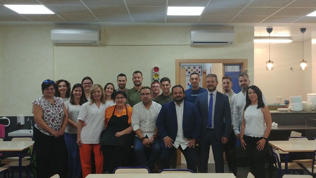 La fruta y las recetas ecológicas hacen al colegio público Hurchillo de Orihuela merecedor del Premio Nacional de Alimentación Escolar , premio La fruta y las recetas ecológicas hacen al colegio público Hurchillo de Orihuela merecedor del Premio Nacional de Alimentación Escolar , premio