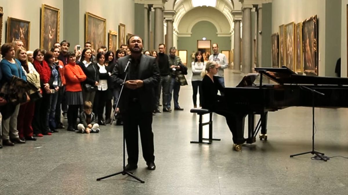 Cuando el tenor Javier Camarena celebra el bicentenario del Museo del Prado cantando ‘Las mañanitas’ y el público se rinde de emoción