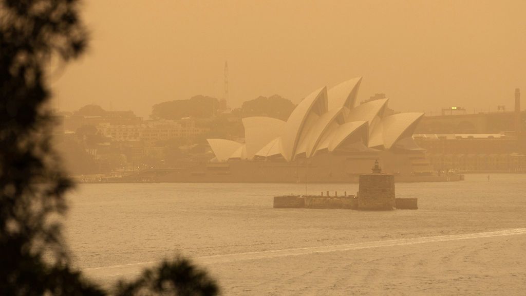 El humo de los incendios forestales en Australia oscurece el cielo de Sidney