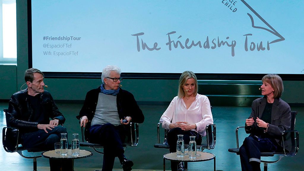 Gira de escritores británicos contra el Brexit: "Sentimos vergüenza" Gira de escritores británicos contra el Brexit: "Sentimos vergüenza"