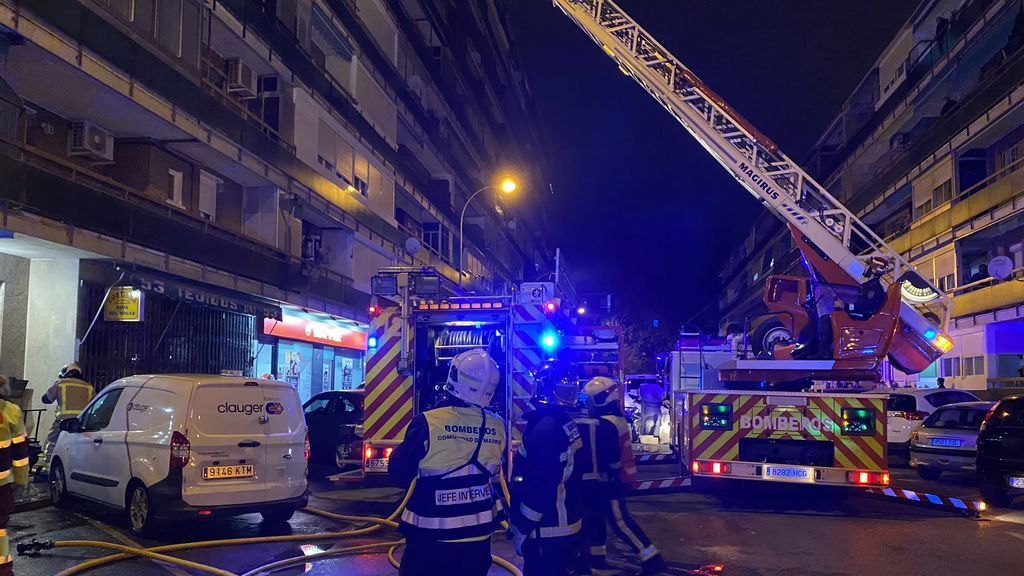 Dos heridos graves en un incendio en un bloque de viviendas en Leganés