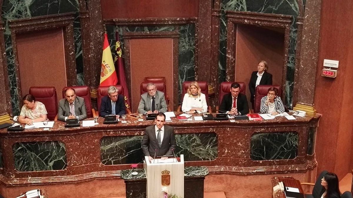 Los diputados de Vox en Murcia se niegan a firmar la declaración en el día del niño Los diputados de Vox en Murcia se niegan a firmar la declaración en el día del niño