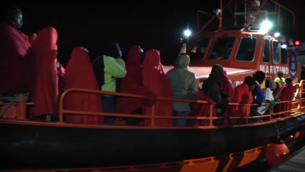 Llegan al puerto de Melilla los 81 migrantes rescatados en la Isla Chafarinas
