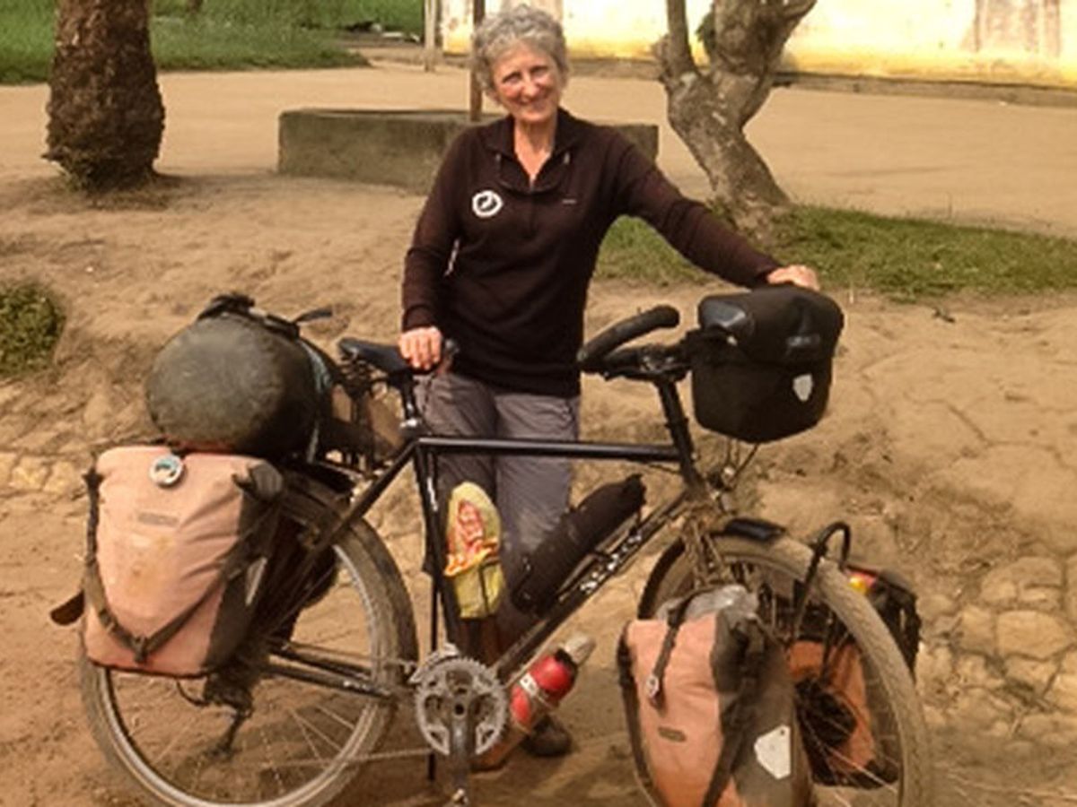 pivote rechazo veneno Blanca, 61 años y cuatro años recorriendo el mundo en bicicleta en  solitario - NIUS