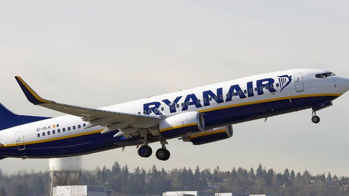 Condenan a Ryanair a devolver los 20 euros que cobró a una pasajera por el equipaje de manor