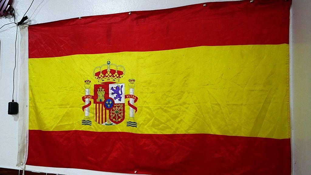 La bandera de España en el bar Amalia