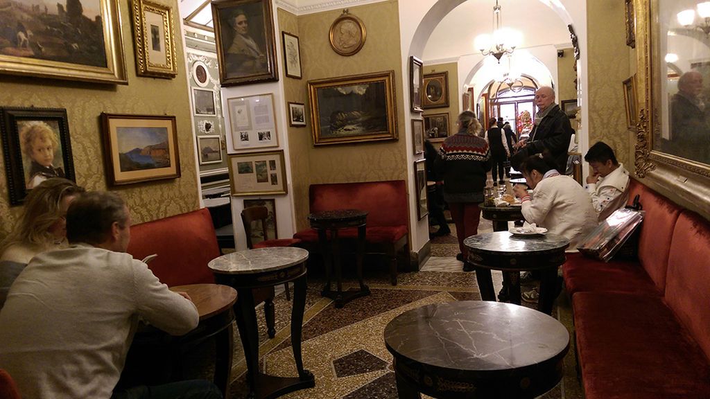 Interior del Caffe Grecco en Roma