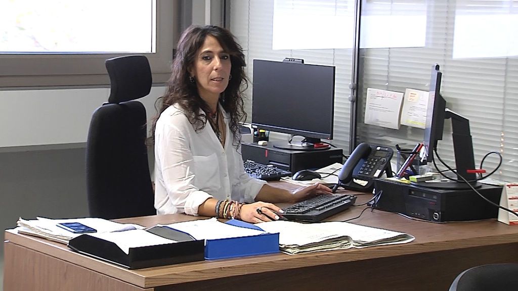 La subinspectora Leila Mohamed, responsable de la oficina integral de Valencia