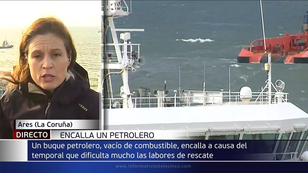 Segundo intento fallido de remolcar el petrolero 'Blue Star', encallado en A Coruña