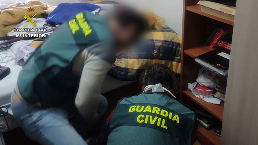 La Guardia Civil detiene a dos jóvenes por el abuso sexual de varias menores