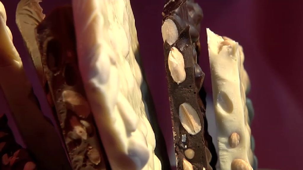 Los nuevos turrones de la Feria de Casinos sorprenden: chocolate con kikos o pistachos