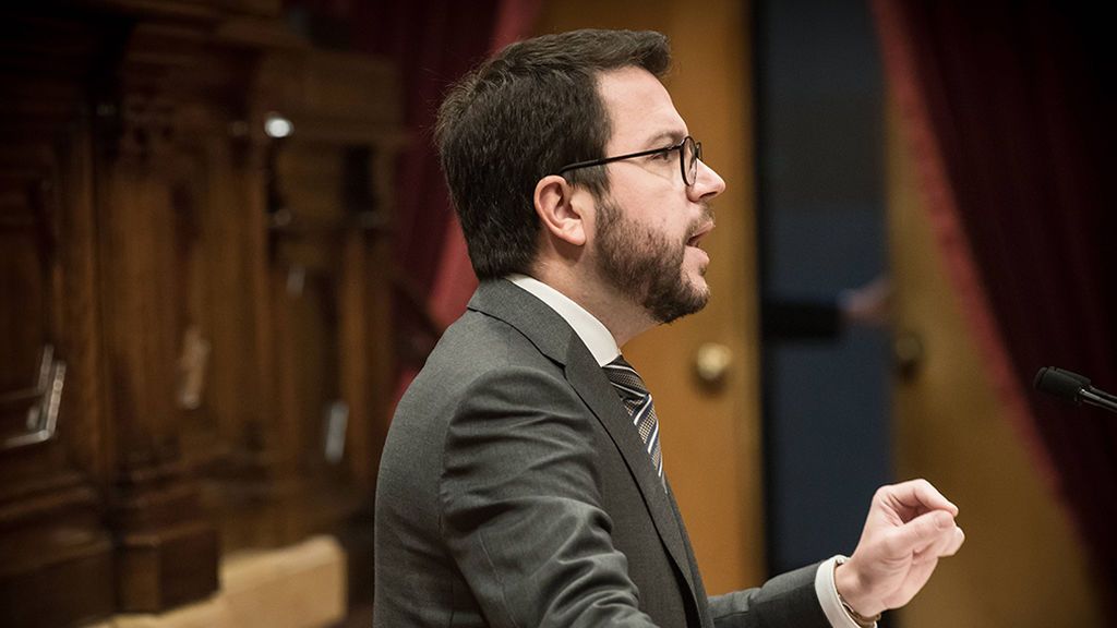 Pere Aragonés pone por escrito las condiciones de ERC para negociar con Sánchez Pere Aragonés pone por escrito las condiciones de ERC para negociar con Sánchez