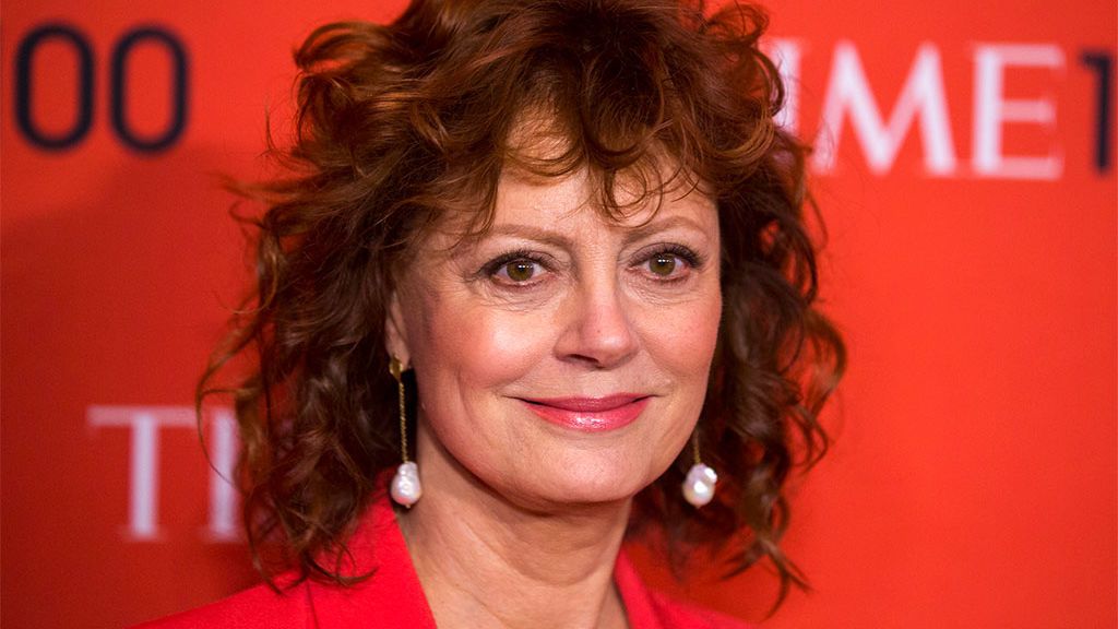 Susan Sarandon, con la cara desfigurada por una caída, cancela su reunión con Bernie Sanders Susan Sarandon, con la cara desfigurada por una caída, cancela su reunión con Bernie Sanders