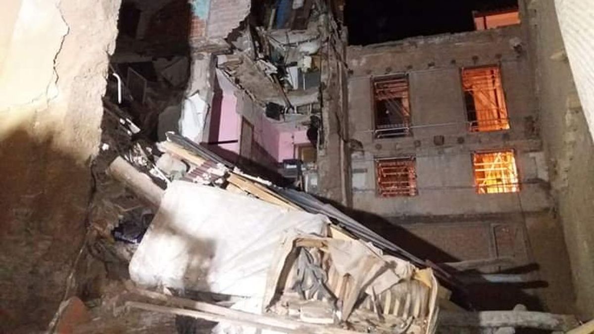 Se derrumba un edificio en Zaragoza: Tres personas son rescatadas por los bomberos