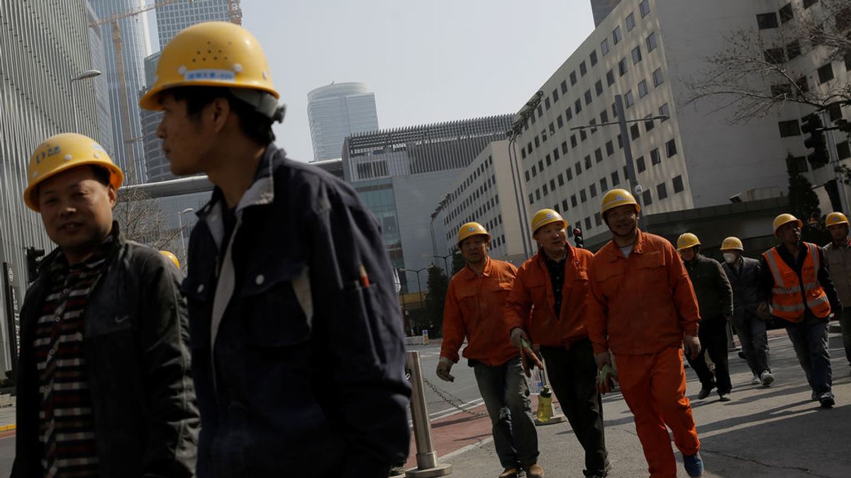 Cuatro personas muertas y ocho atrapadas tras derrumbarse un túnel en obras en China
