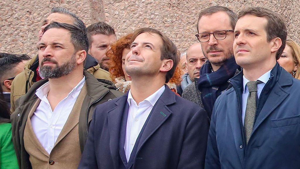 Los difíciles equilibrios del PP ante las guerras de Vox contra el 'consenso progre' Los difíciles equilibrios del PP ante las guerras de Vox contra el 'consenso progre'