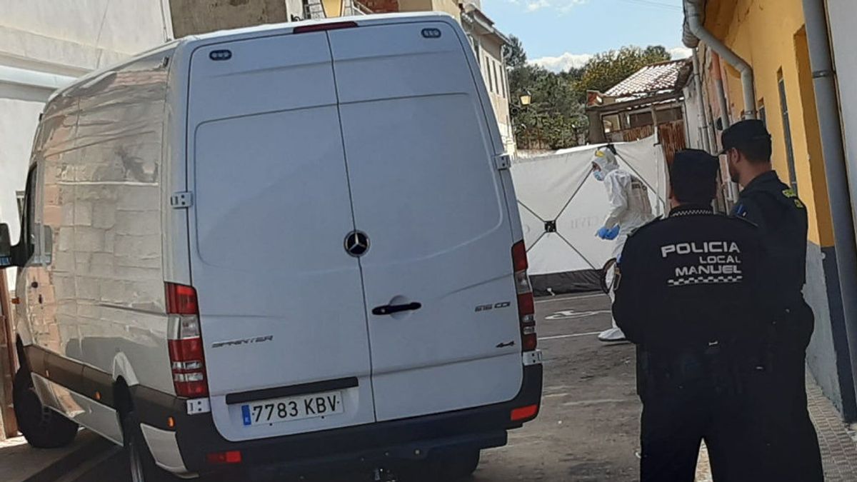 La Guardia Civil en la vivienda de Manuel La Guardia Civil en la vivienda de Manuel