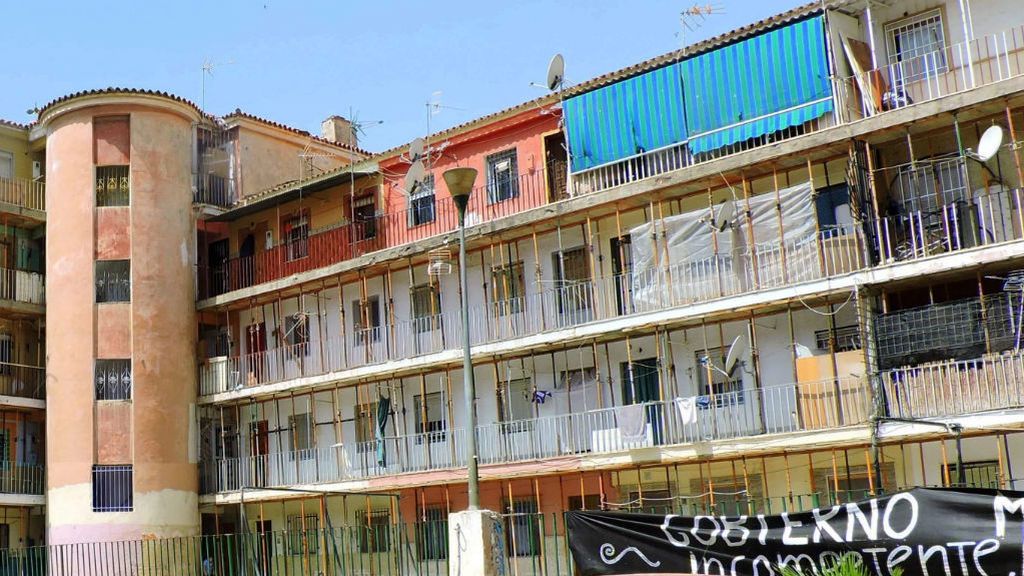 'El Patio', o cómo vivir tres años con miedo en un bloque apuntalado 'El Patio', o cómo vivir tres años con miedo en un bloque apuntalado