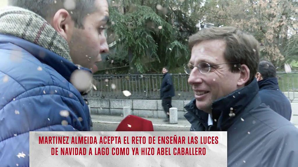 Marínez Almeida acepta enseñar las luces de Navidad a Miguel Lago