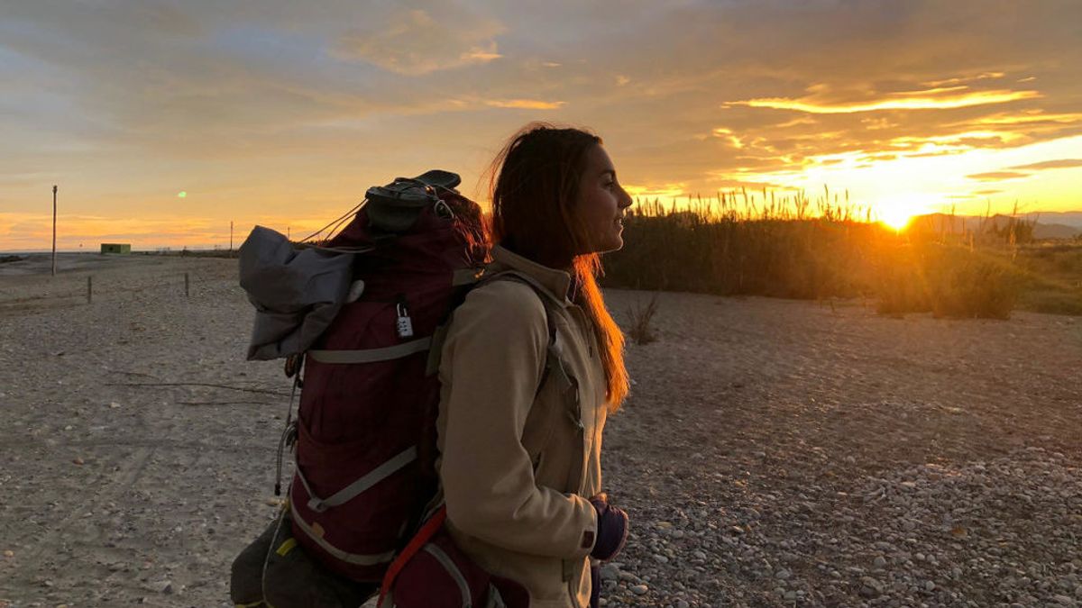 Una joven recorre a pie 5.400 kilómetros por España Una joven recorre a pie 5.400 kilómetros por España