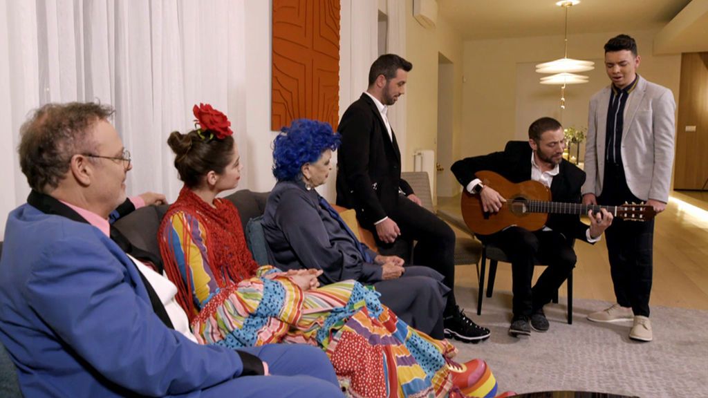 Antonio David se emociona presentando a su sobrino en el fin de fiesta: “Es un gran artista”