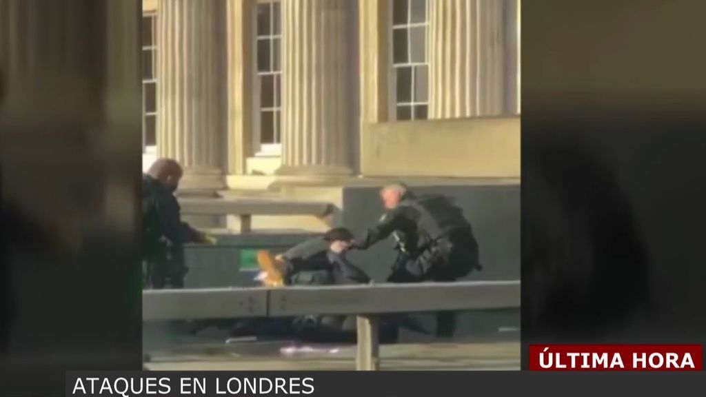 Un muerto y cinco heridos en un ataque terrorista en el Puente de Londres