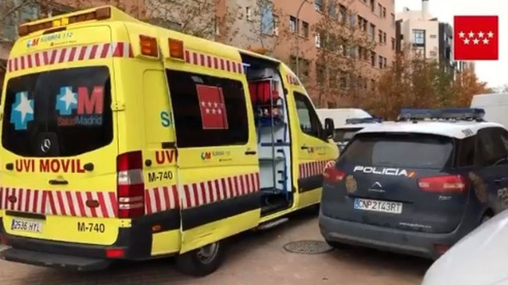 Apuñalan de gravedad a una joven de 24 años en su casa en Vallecas