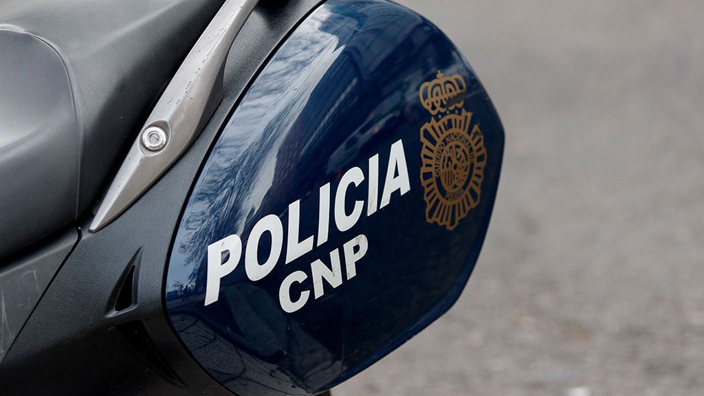Hallan una mujer muerta hace meses envuelta en una funda de colchón en una escombrera de Madrid Hallan una mujer muerta hace meses envuelta en una funda de colchón en una escombrera de Madrid