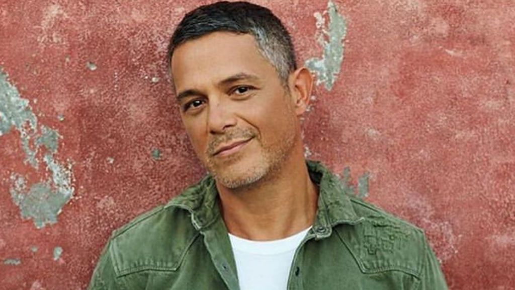 Alejandro Sanz presume de músculo y sus hijos responden: "La magia de la fuerza de papá"