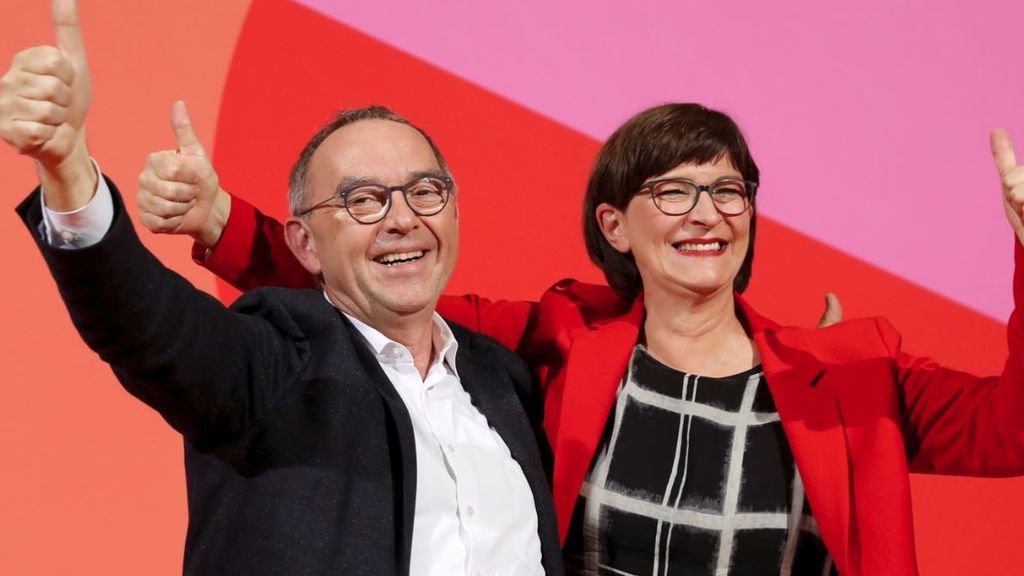 La inesperada pareja socialdemócrata que quiere dejar la gran coalición de Merkel La inesperada pareja socialdemócrata que quiere dejar la gran coalición de Merkel