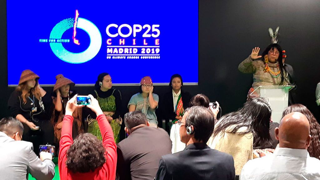 Mujeres indígenas en la Cumbre del Clima: "Este planeta es nuestro y queremos alzar la voz para defenderlo" Mujeres indígenas en la Cumbre del Clima: "Este planeta es nuestro y queremos alzar la voz para defenderlo"