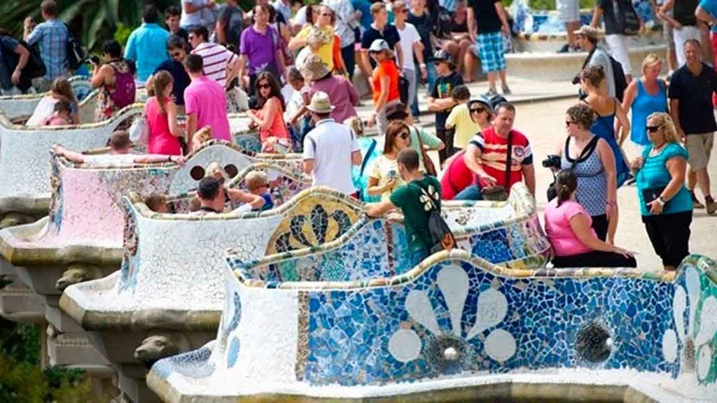 Cataluña lidera la llegada de turistas extranjeros en octubre pese a las protestas Cataluña lidera la llegada de turistas extranjeros en octubre pese a las protestas