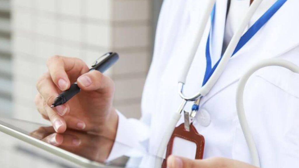 El infierno de Lucas con 11 años por una sobredosis de medicamentos: piel y ojos abrasados y la vida en vilo El infierno de Lucas con 11 años por una sobredosis de medicamentos: piel y ojos abrasados y la vida en vilo