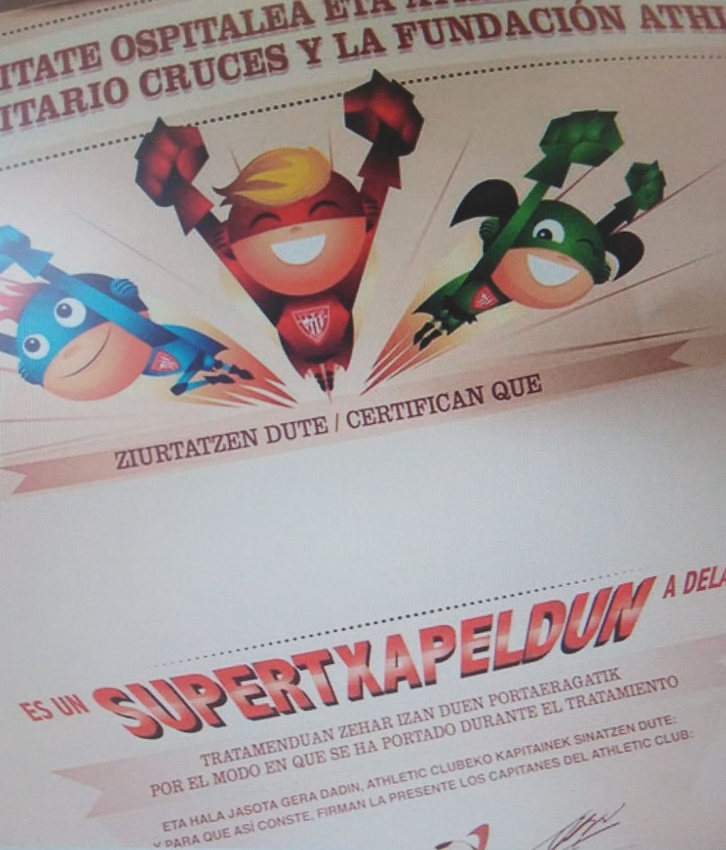 Diploma de supercampoenes que entrega el Athletic a niños enfermos