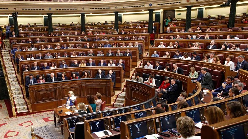 Minuto a minuto: Comienza la decimocuarta legislatura pendiente de la Mesa y de Vox Minuto a minuto: Comienza la decimocuarta legislatura pendiente de la Mesa y de Vox