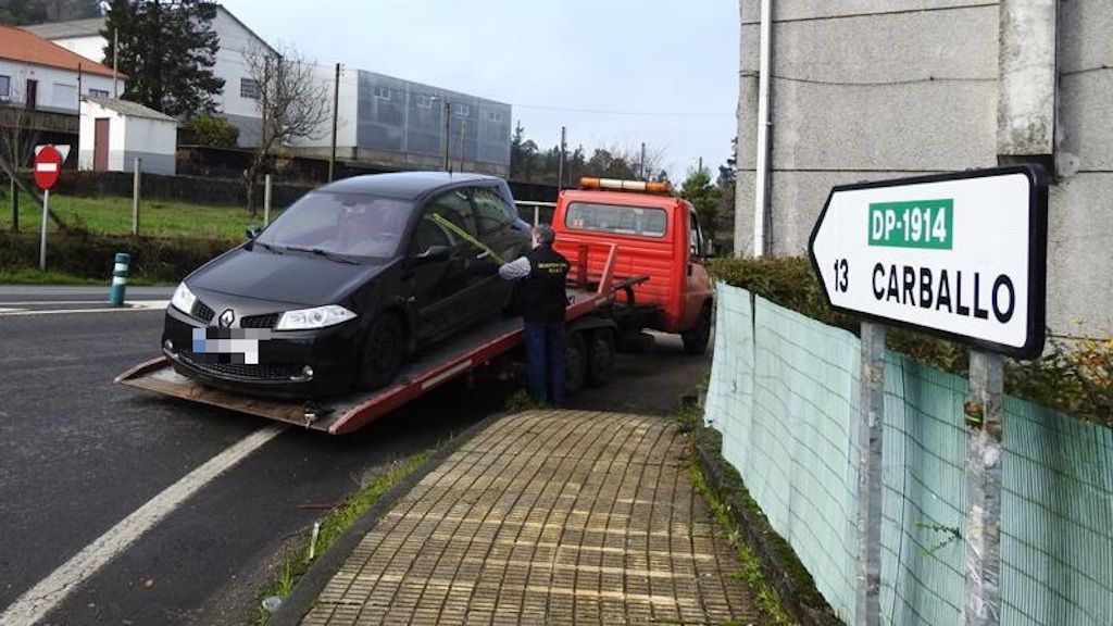 El coche fue retirado en una grúa y llevado directamente a un desguace