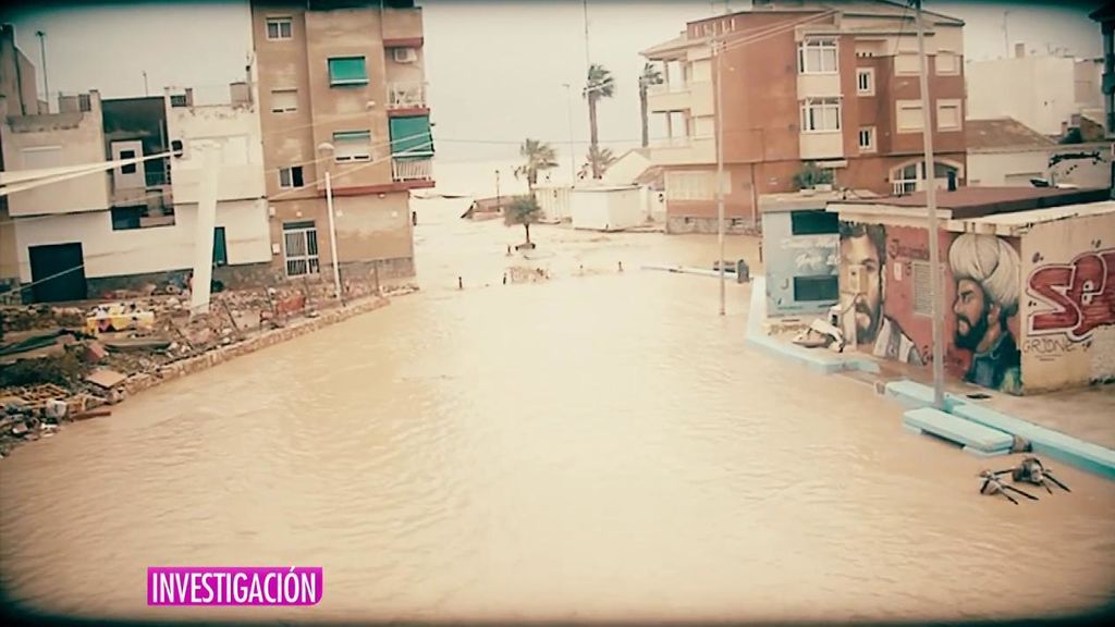 La fuerza de las lluvias obliga a evacuar a un centenar de personas en Los Alcázares