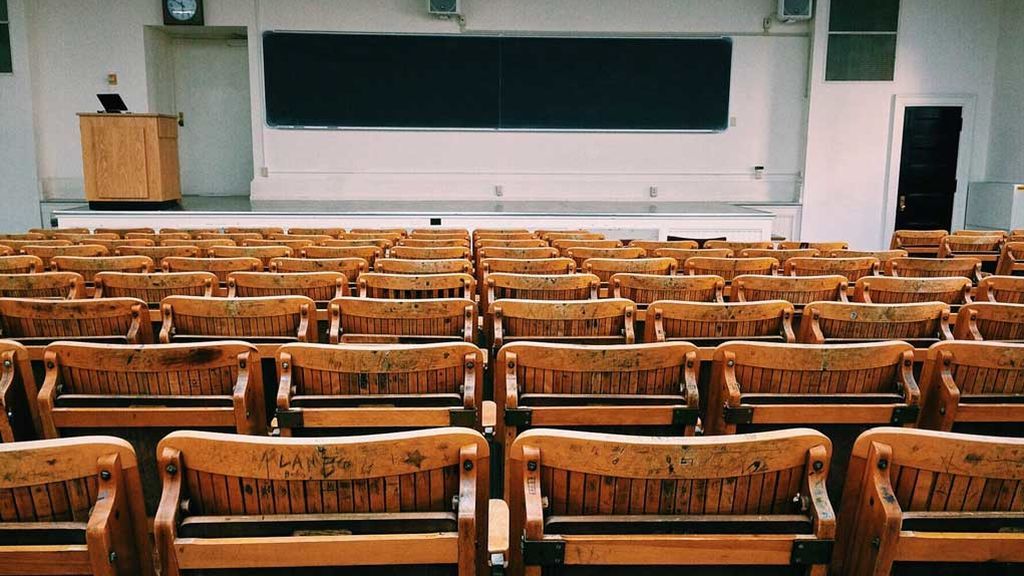 Suspendido de empleo y sueldo durante dos años un profesor que puso 223 ceros a sus alumnos Suspendido de empleo y sueldo durante dos años un profesor que puso 223 ceros a sus alumnos