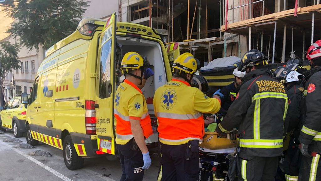 "Ante la sospecha de un ictus o un infarto, llamen al 112 en lugar de acudir a urgencias". Un día con el SEM "Ante la sospecha de un ictus o un infarto, llamen al 112 en lugar de acudir a urgencias". Un día con el SEM